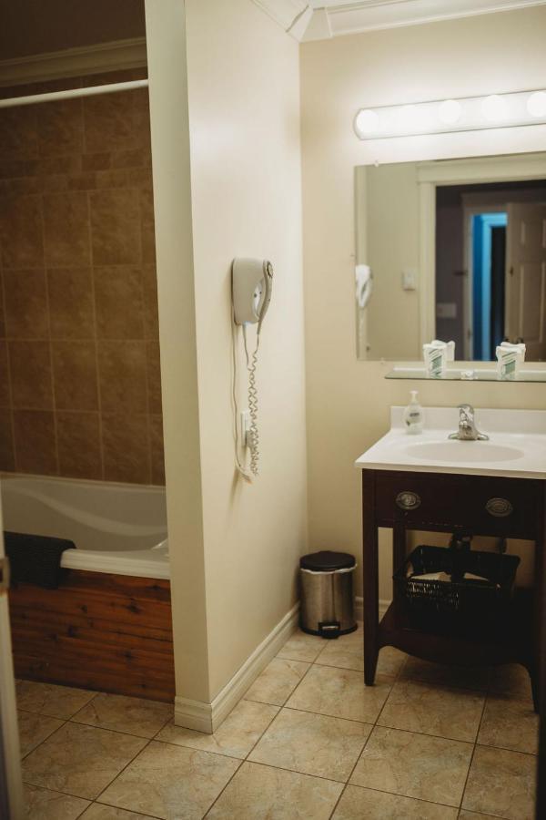 Carriage House Inn Four&a Half Stars Grand Falls Windsor Exterior foto