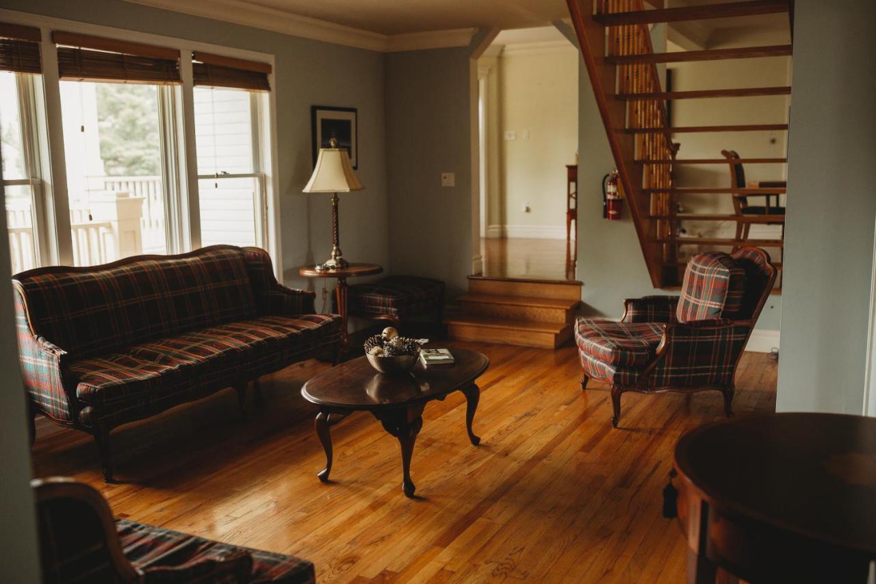 Carriage House Inn Four&a Half Stars Grand Falls Windsor Exterior foto